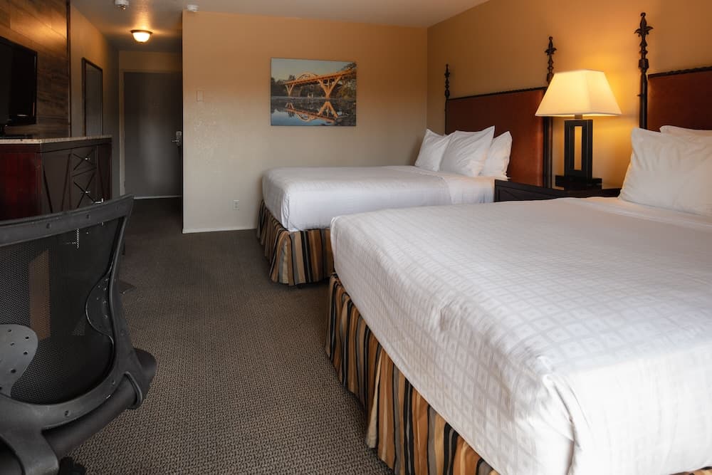 Riverside Inn gallery photo in Grants Pass, OR — image 79