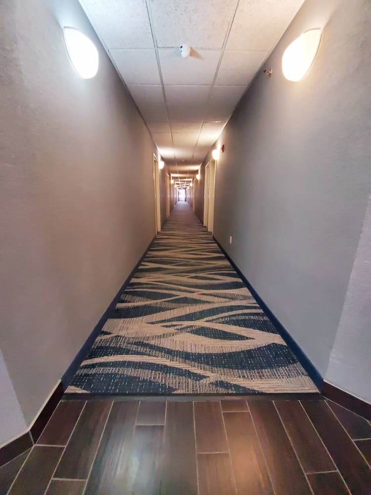 Americas Best Value Inn & Suites Racine gallery photo in Mount Pleasant, WI — image 19