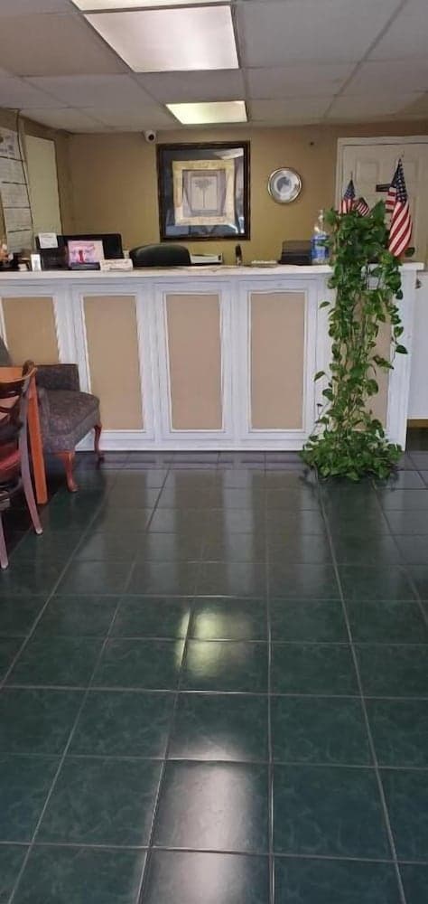 Motel 6 – Conway, SC interior in Conway, SC — gallery photo 2