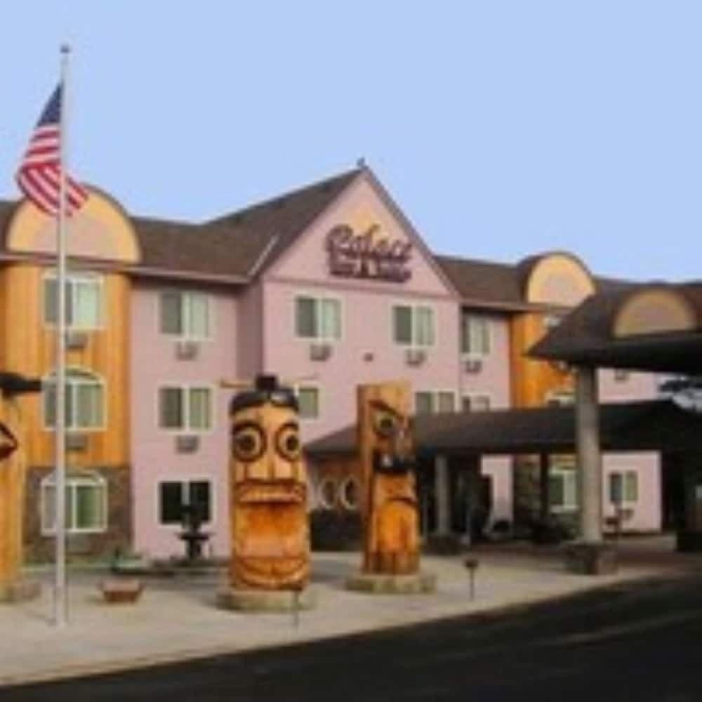 Palace Inn Suites Lincoln City featured exterior or lobby in Lincoln City, OR — similar hotel