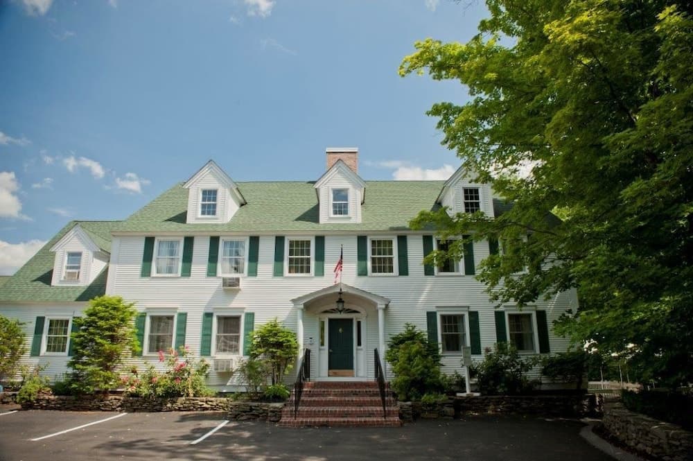 Chocksett Inn and Restaurant gallery photo in Sterling — image 22
