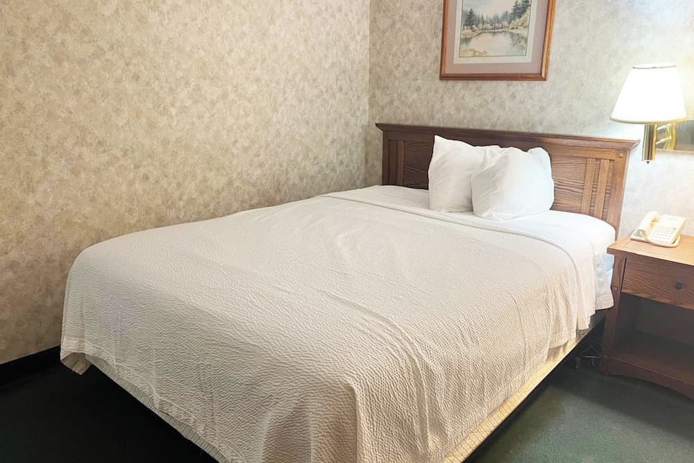 Blue Way Inn & Suites La Crosse gallery photo in La Crosse, WI — image 24