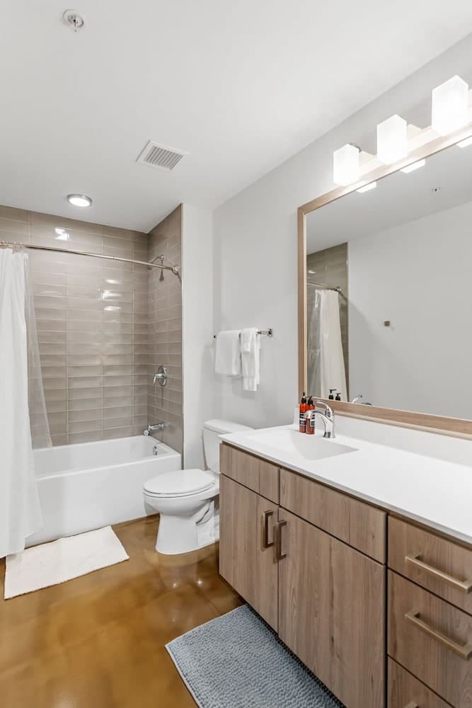 Sable 304 - Alcove interior in Minneapolis, MN — gallery photo 2