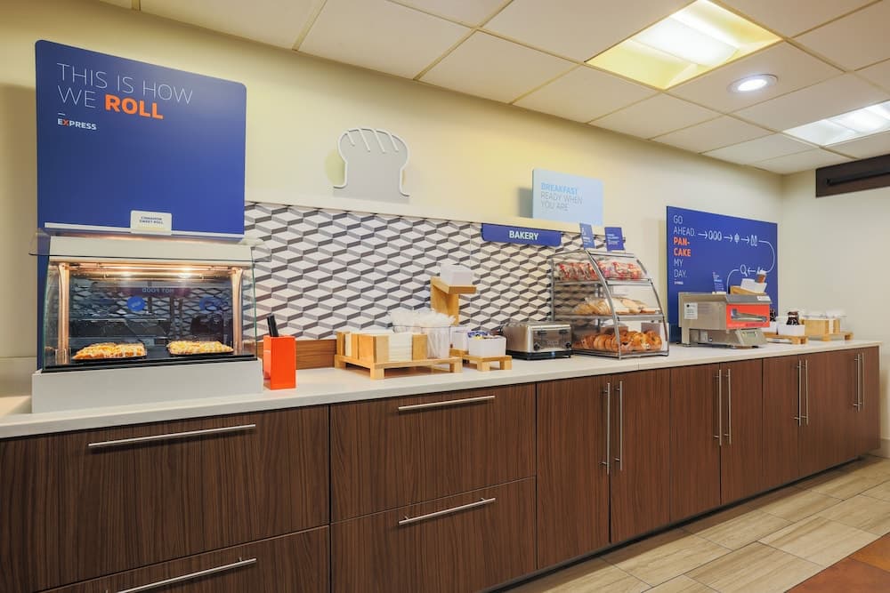 Holiday Inn Express Burlington by IHG gallery photo in Burlington, NC — image 5