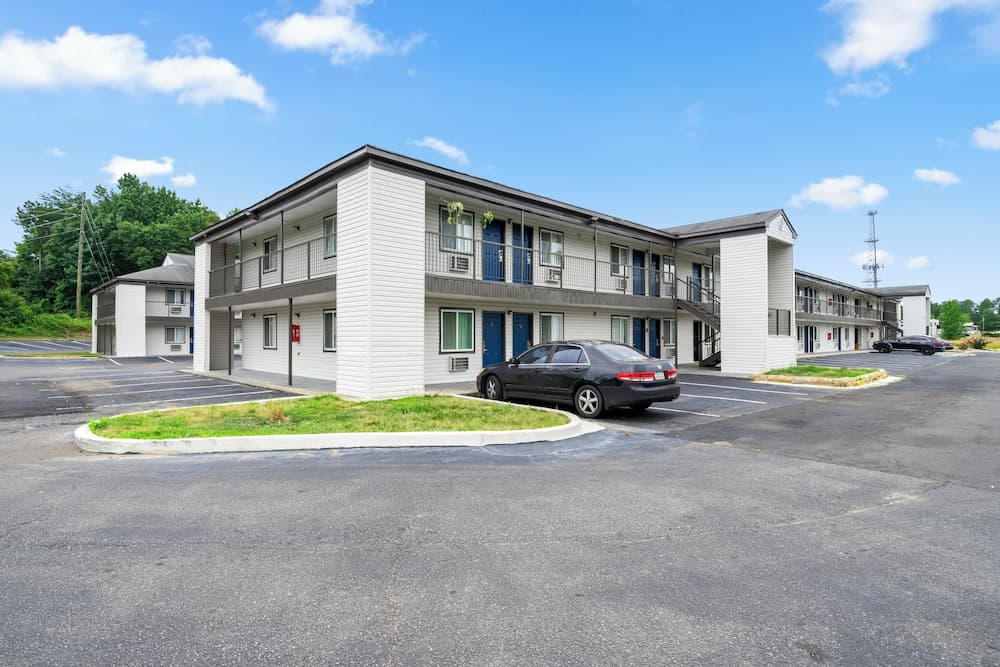 Southern Suites Kennesaw featured exterior or lobby in Kennesaw, GA — similar hotel
