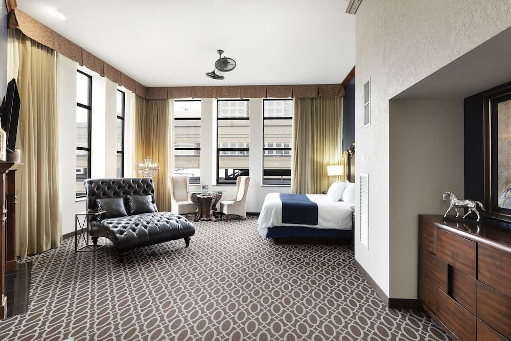 Des Lux Hotel gallery photo in Des Moines, IA — image 21
