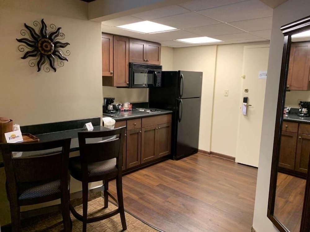 Fourwinds Lakeside Inn & Marina gallery photo in Bloomington, IN — image 10