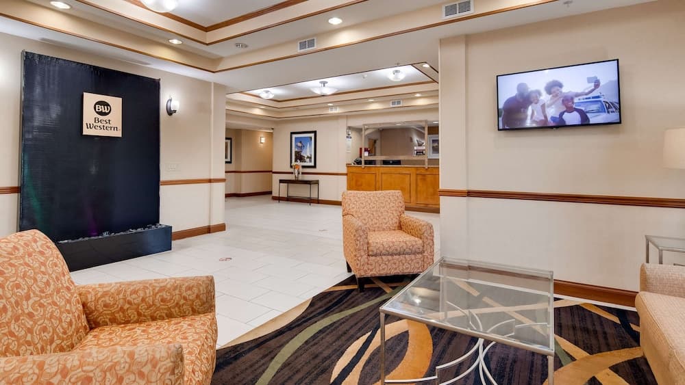 Best Western Executive Inn interior in Latta, SC — gallery photo 2