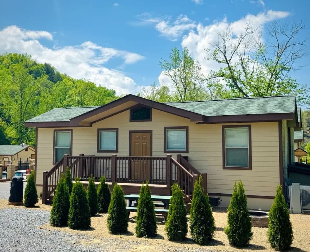 Dudley Creek RV Resort featured exterior or lobby in Gatlinburg, TN — similar hotel