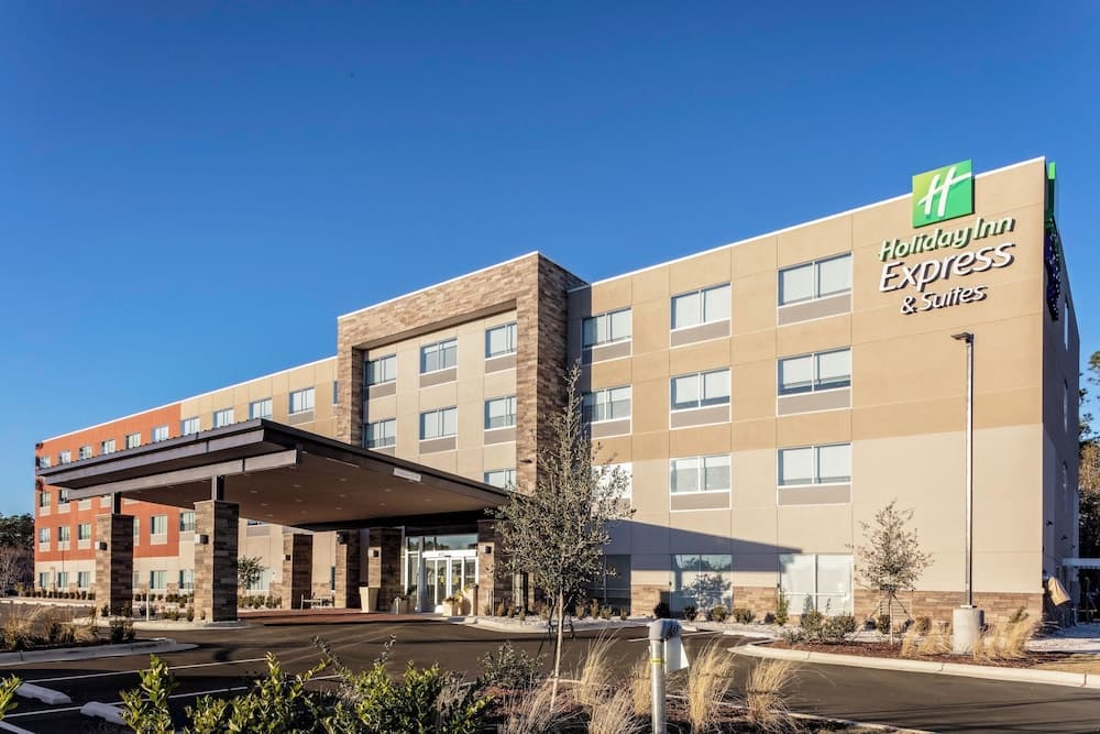 Holiday Inn Express & Suites Wilmington West - Medical Park by IHG gallery photo in Wilmington, NC — image 14
