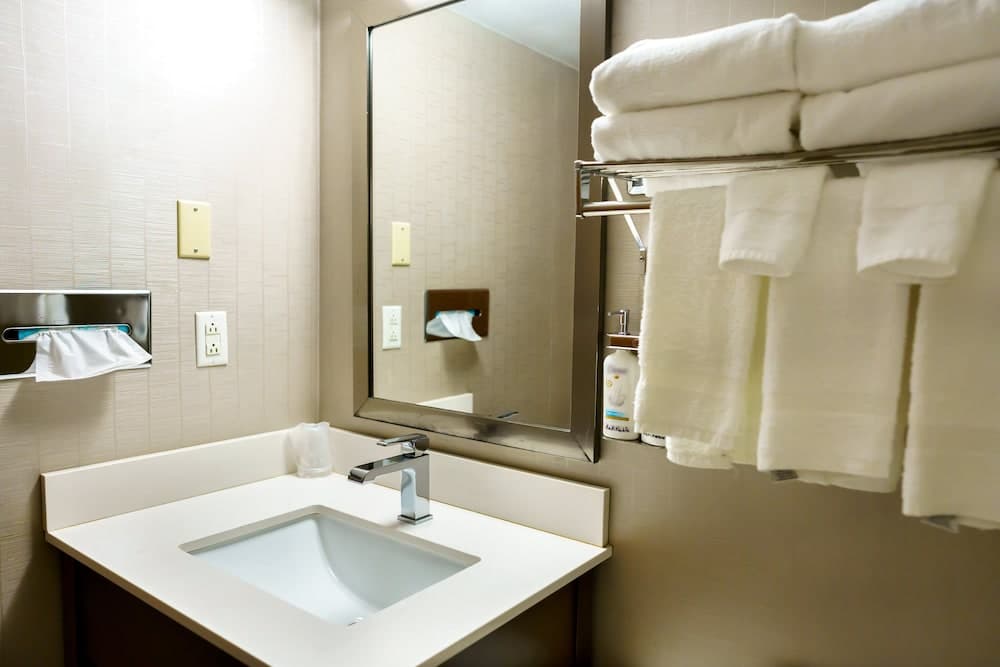 Iris Hotel Cape Cod gallery photo in Falmouth, MA — image 14