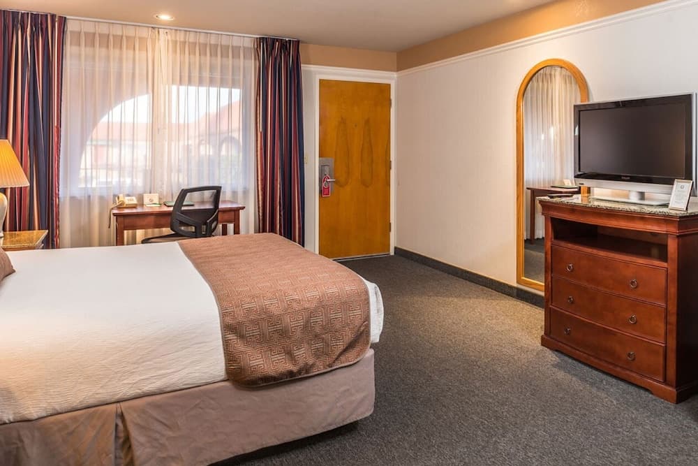 Laurel Inn Motel gallery photo in Salinas, CA — image 6