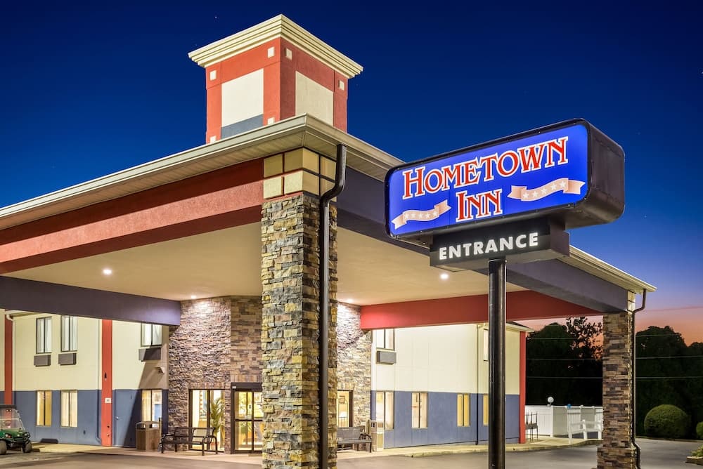 Hometown Inn featured exterior or lobby in Thomasville, AL — similar hotel