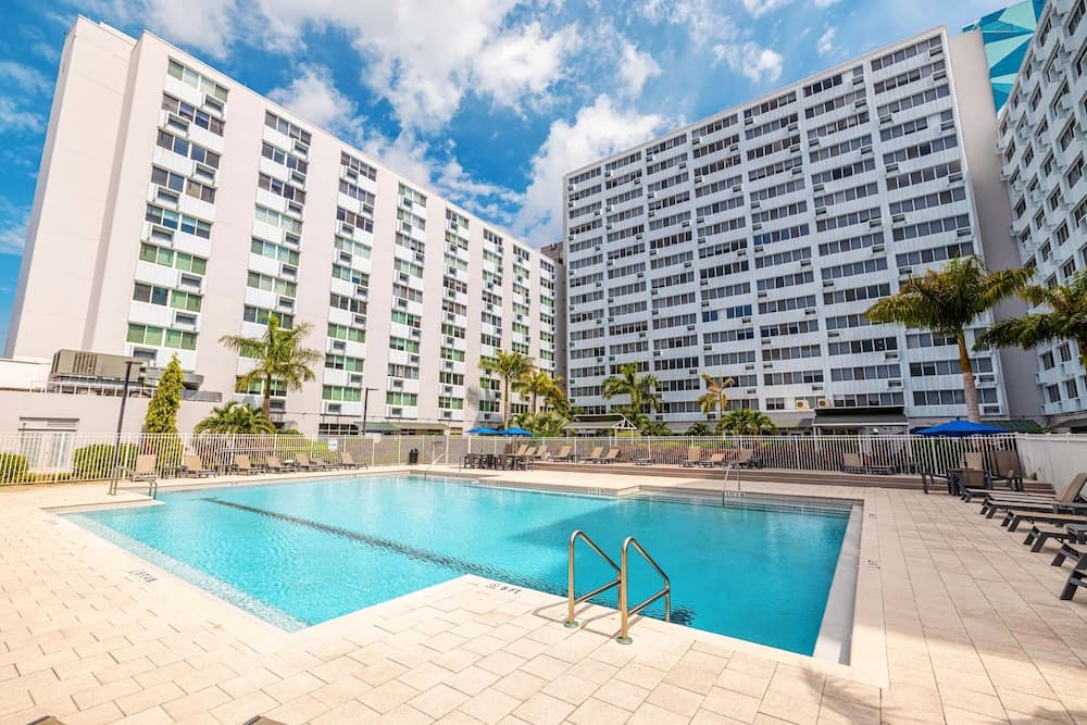 The Wayland Apartments by Barsala property views in St. Petersburg, FL — gallery photo 3