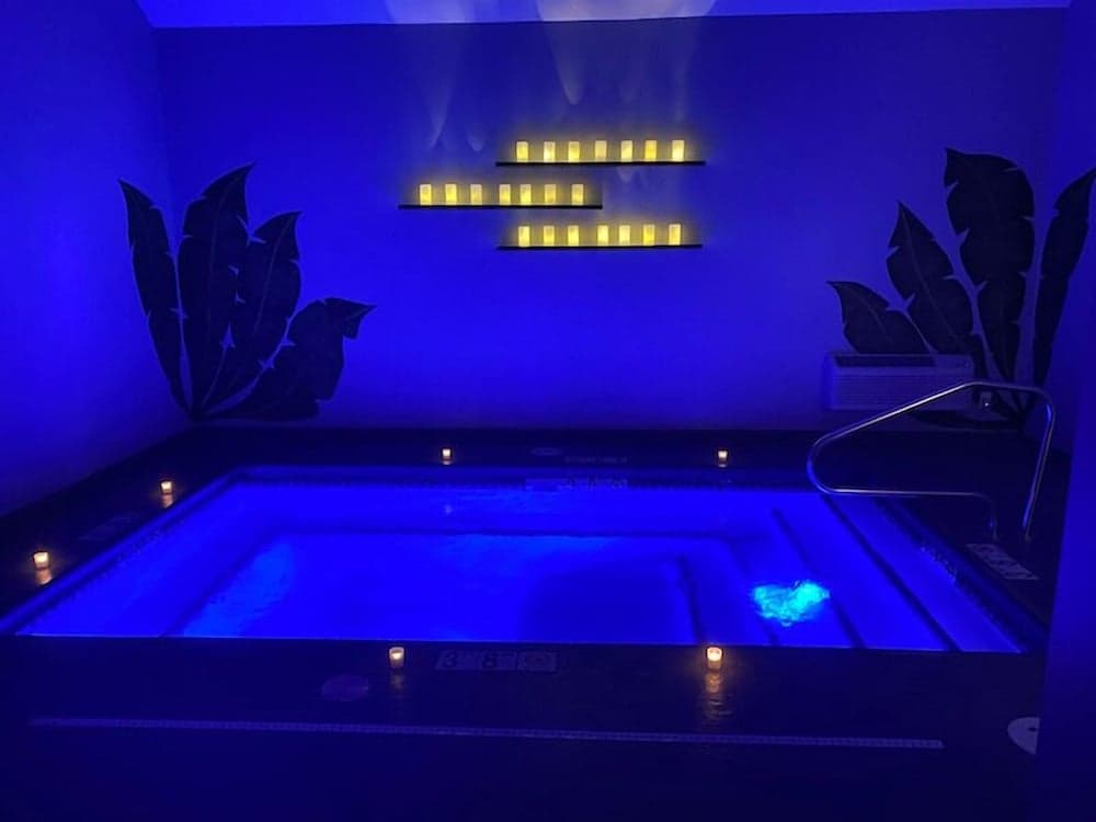 Belamere Swimming Pool Suites interior in Cumming, GA — gallery photo 2