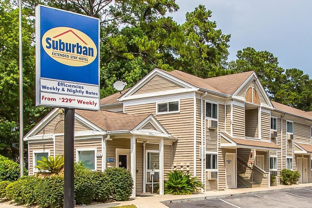 Suburban Studios Abercorn featured exterior or lobby in Savannah, GA — similar hotel