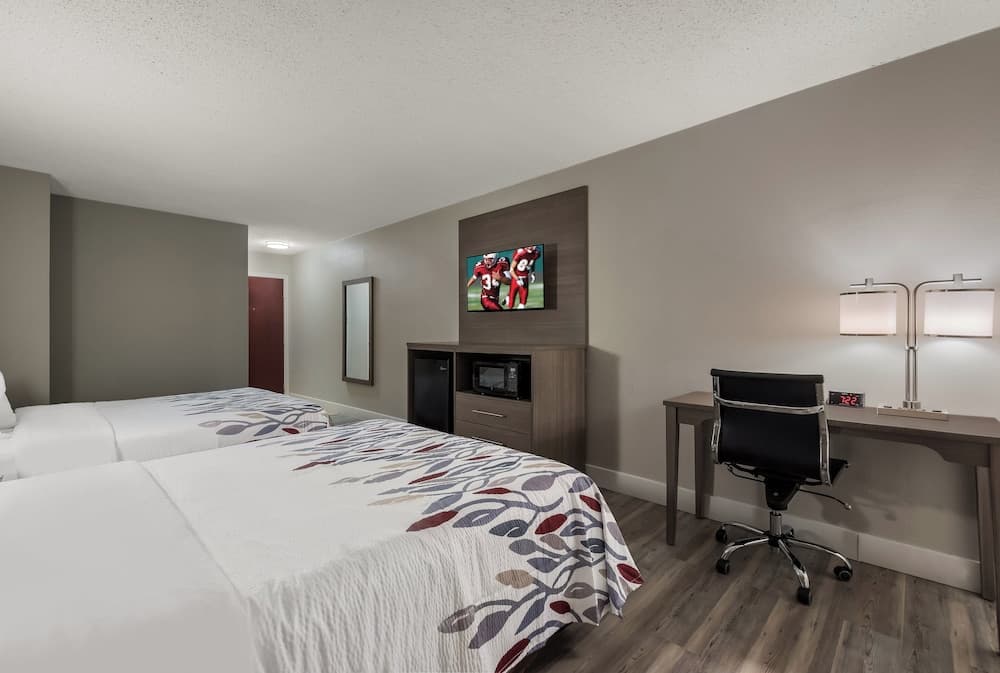Red Roof Inn & Suites Vineland - Buena featured exterior or lobby in Buena, NJ — similar hotel