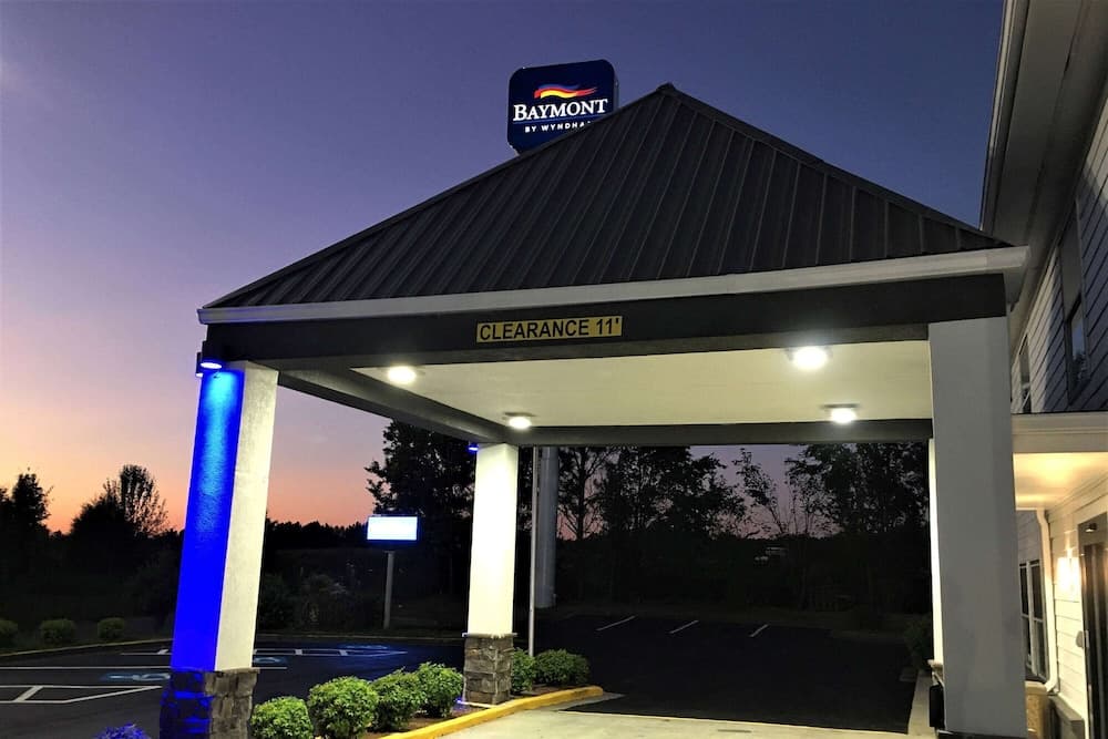 Baymont by Wyndham Adairsville featured exterior or lobby in Adairsville, GA — similar hotel
