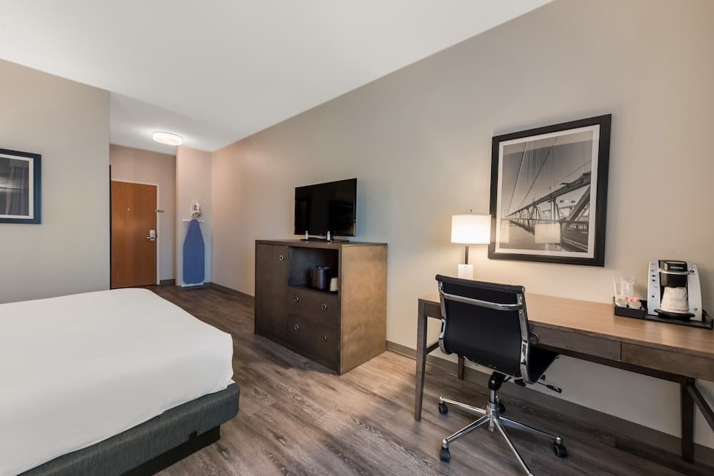 SureStay Plus Hotel by Best Western Highland Poughkeepsie gallery photo in Highland, NY — image 27