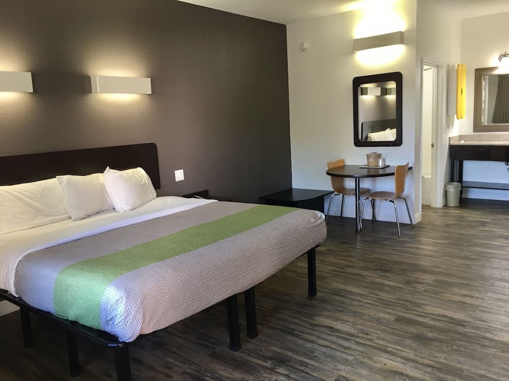Studio Suites Extended Stay Chattanooga TN interior in Chattanooga, TN — gallery photo 2