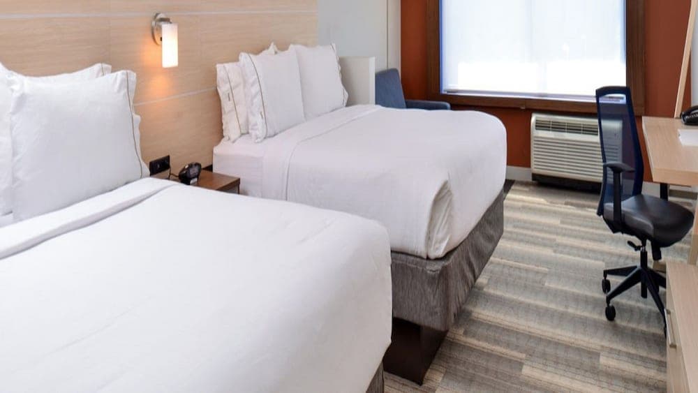 Holiday Inn Express & Suites Southgate - Detroit Area by IHG property views in Southgate, MI — gallery photo 3