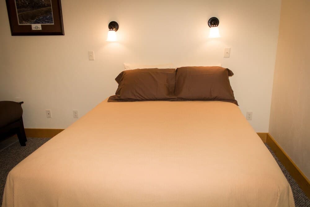Halfway Hotel property views in Essex, MT — gallery photo 3