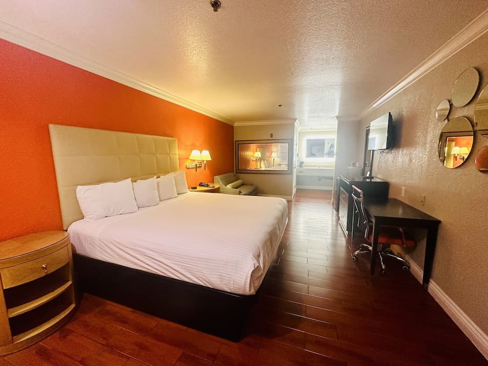 Casa Blanca Hotel - Orange gallery photo in Orange, CA — image 12