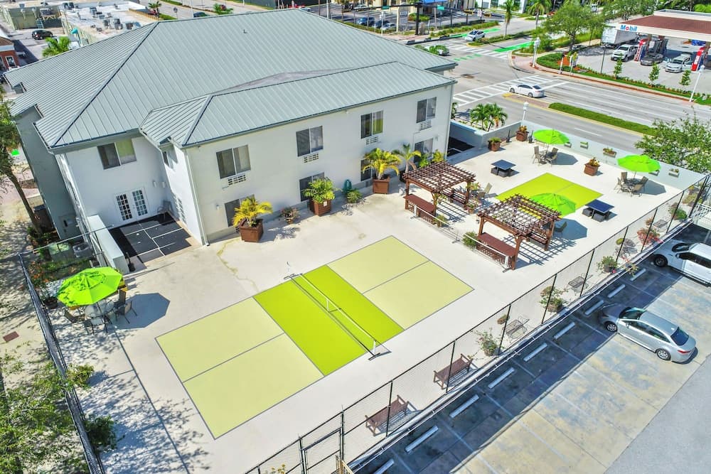 Naples Park Central Hotel gallery photo in Naples, FL — image 13