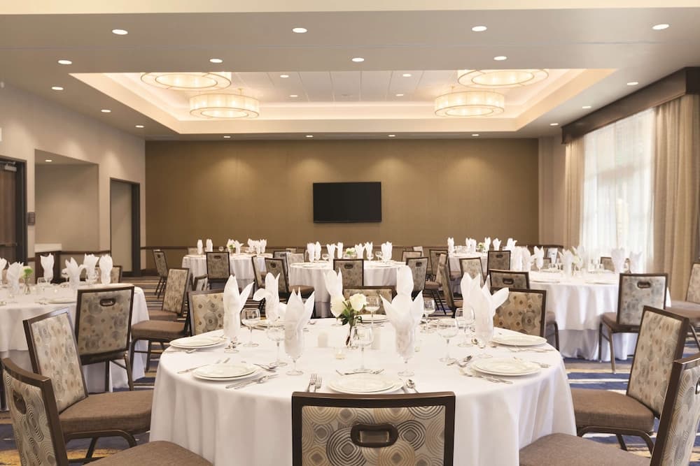 Embassy Suites Portland/Hillsboro, Oregon gallery photo in Hillsboro, OR — image 6