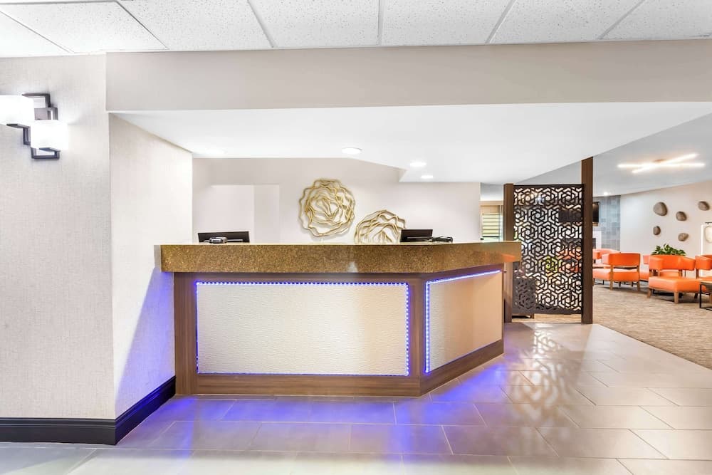 Best Western Oswego Hotel property views in Oswego, IL — gallery photo 3
