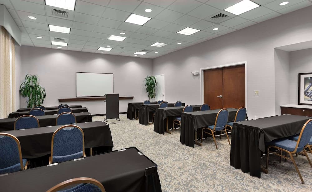 Hampton Inn Charlotte-Belmont at Montcross gallery photo in Belmont, NC — image 26