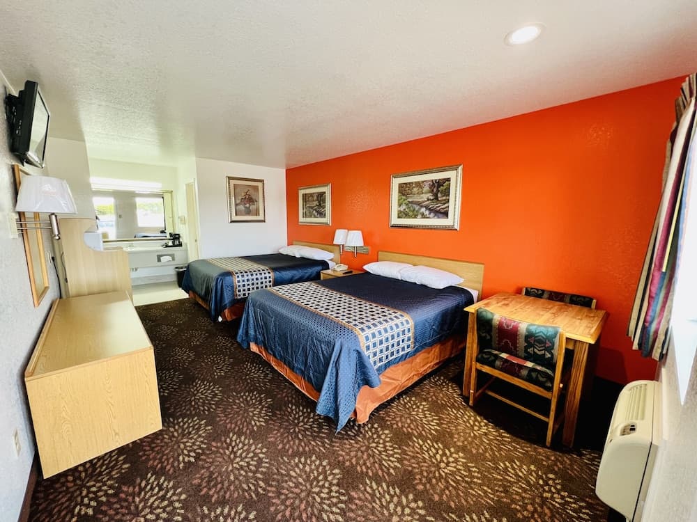 GREYSTONE INN interior in Bridgeport, TX — gallery photo 2