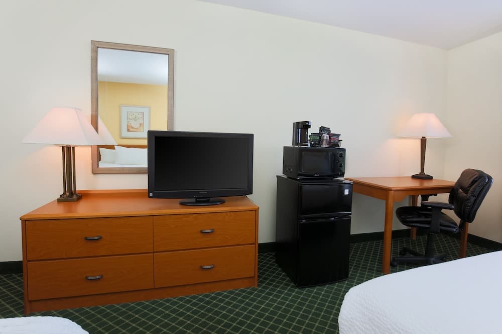 Comfort Inn & Suites Zanesville City Center property views in Zanesville, OH — gallery photo 3