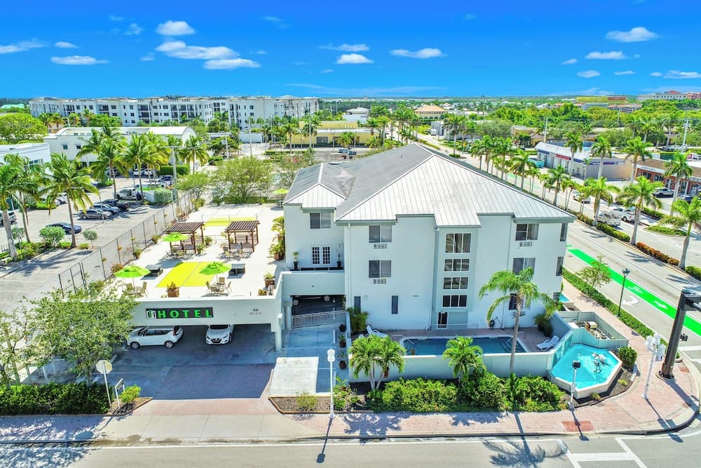 Naples Park Central Hotel gallery photo in Naples, FL — image 31