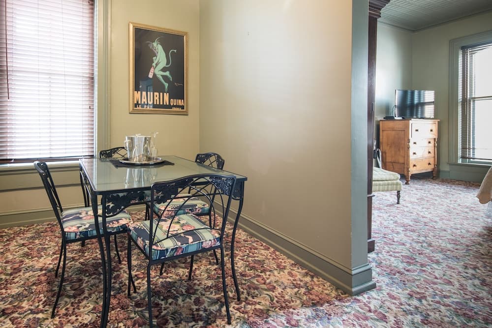 The Black Hawk Hotel gallery photo in Cedar Falls, IA — image 12