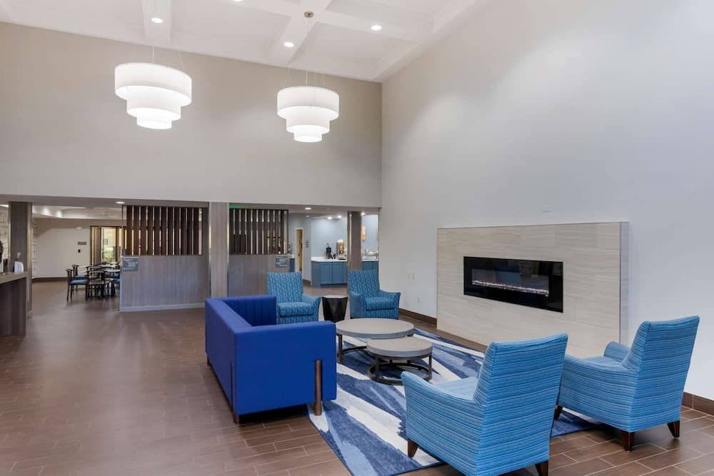 Comfort Inn & Suites Hot Springs Midtown property views in Hot Springs, AR — gallery photo 3