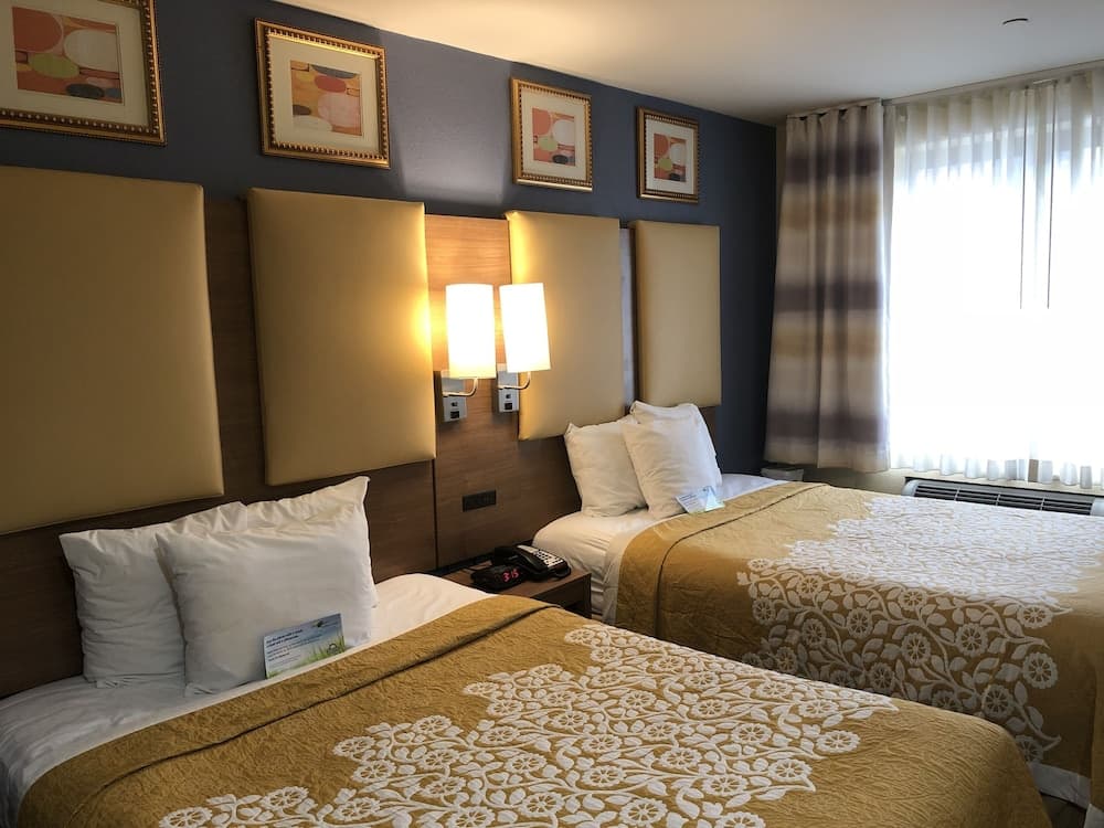 Days Inn by Wyndham Brooklyn property views in Brooklyn, NY — gallery photo 3