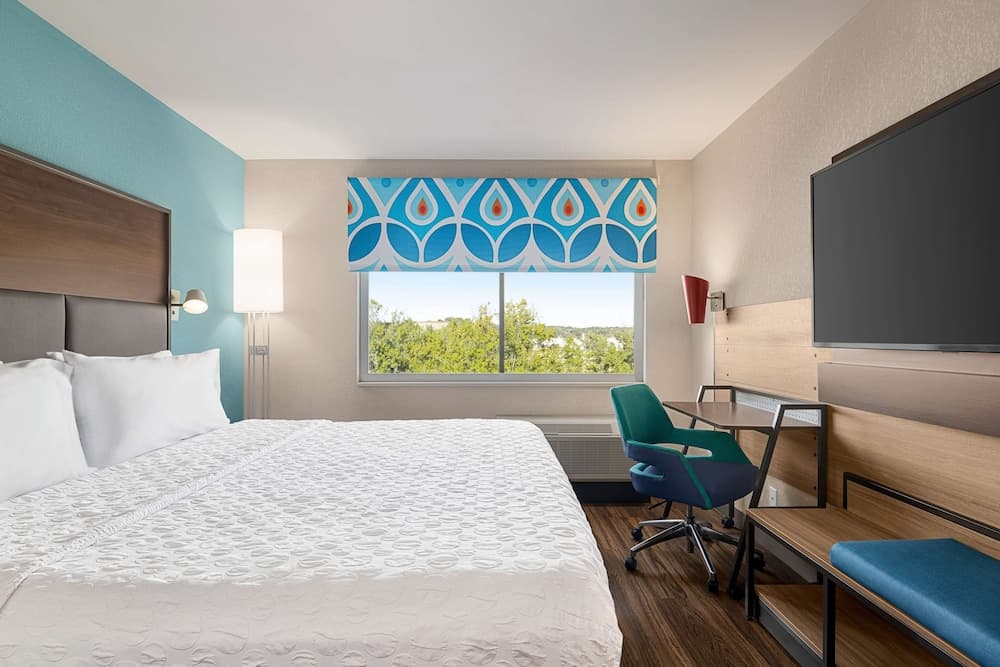 Tru by Hilton Lawrenceville Atlanta I-85 Sugarloaf property views in Lawrenceville, GA — gallery photo 3