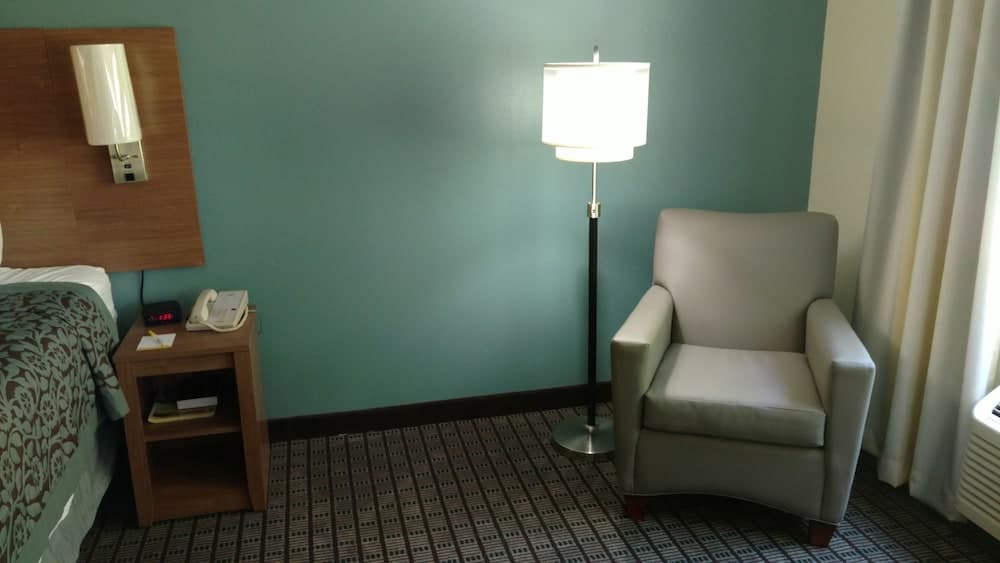 Days Inn by Wyndham Ashland gallery photo in Ashland, KY — image 36