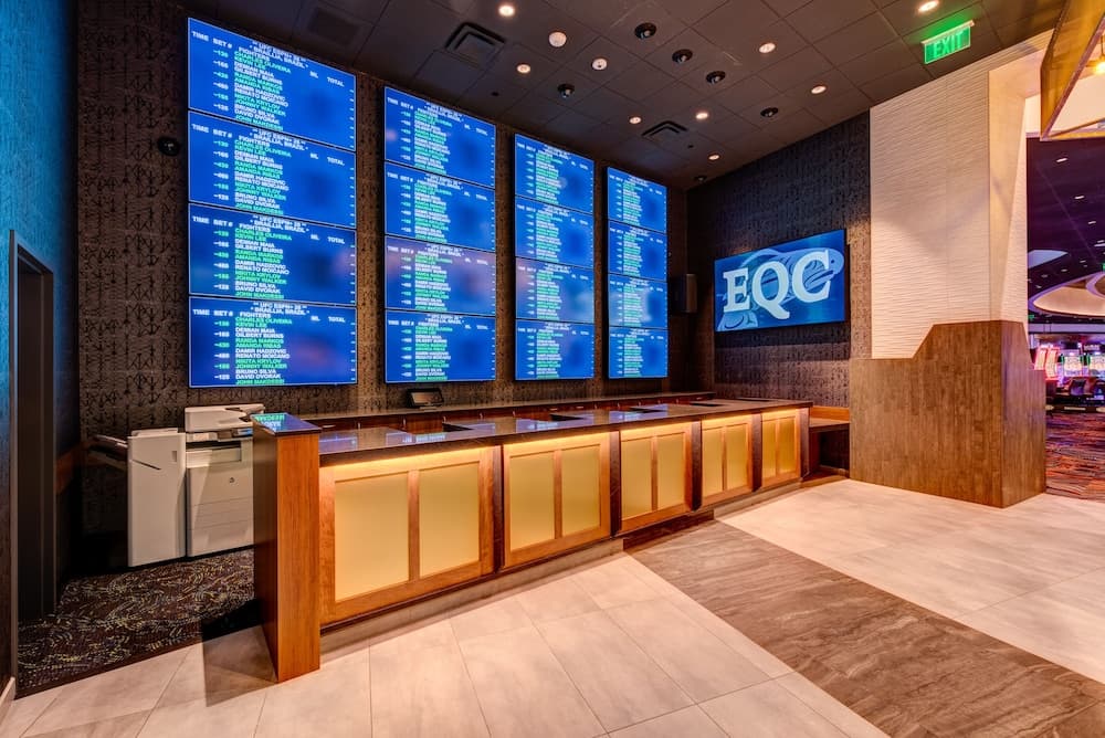 Emerald Queen Hotel and Casino - Tacoma gallery photo in Tacoma, WA — image 17