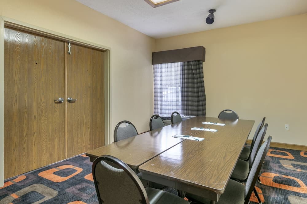 Quality Inn Rogersville interior in Rogersville, TN — gallery photo 2