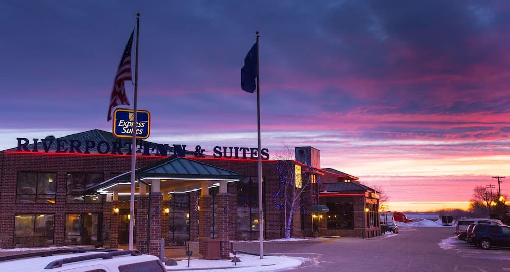 Express Suites Riverport Inn & Suites gallery photo in Winona, MN — image 15
