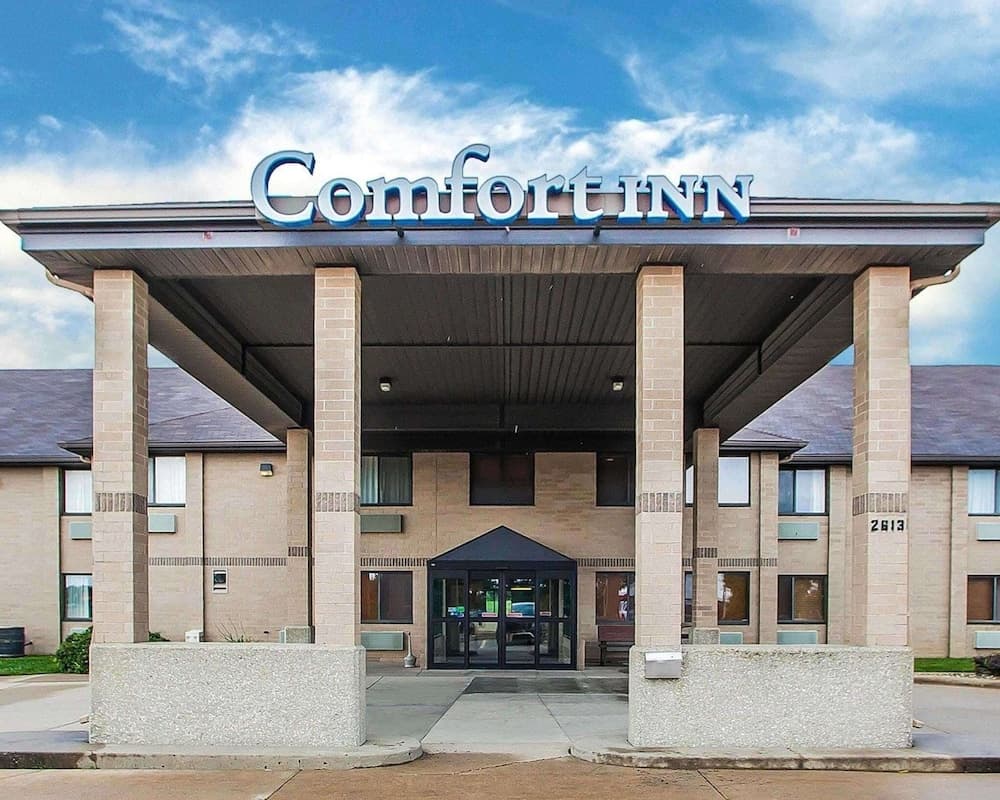 Comfort Inn Marshalltown South featured exterior or lobby in Marshalltown, IA — similar hotel