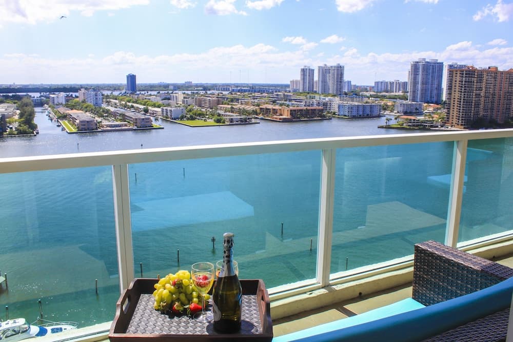 Best Holiday Suites property views in Sunny Isles Beach, FL — gallery photo 3