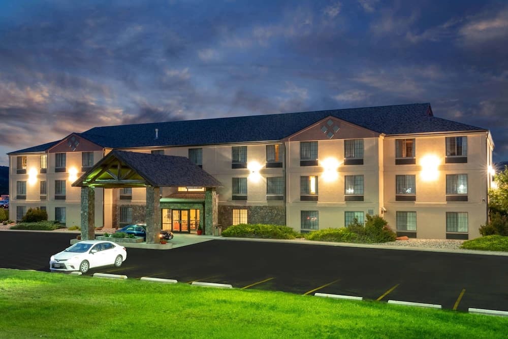 Summerset Hotel & Suites featured exterior or lobby in Blackhawk, SD — similar hotel