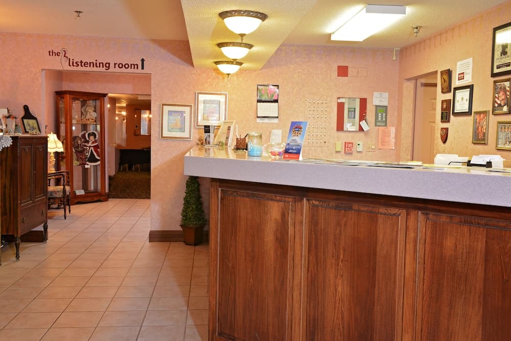 Our Guest Inn and Suites - Downtown gallery photo in Port Clinton, OH — image 17