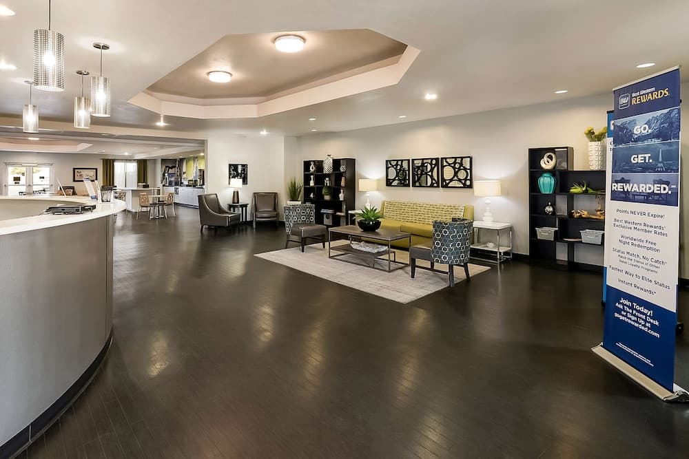 Best Western Douglas Inn & Suites property views in Douglas, AZ — gallery photo 3