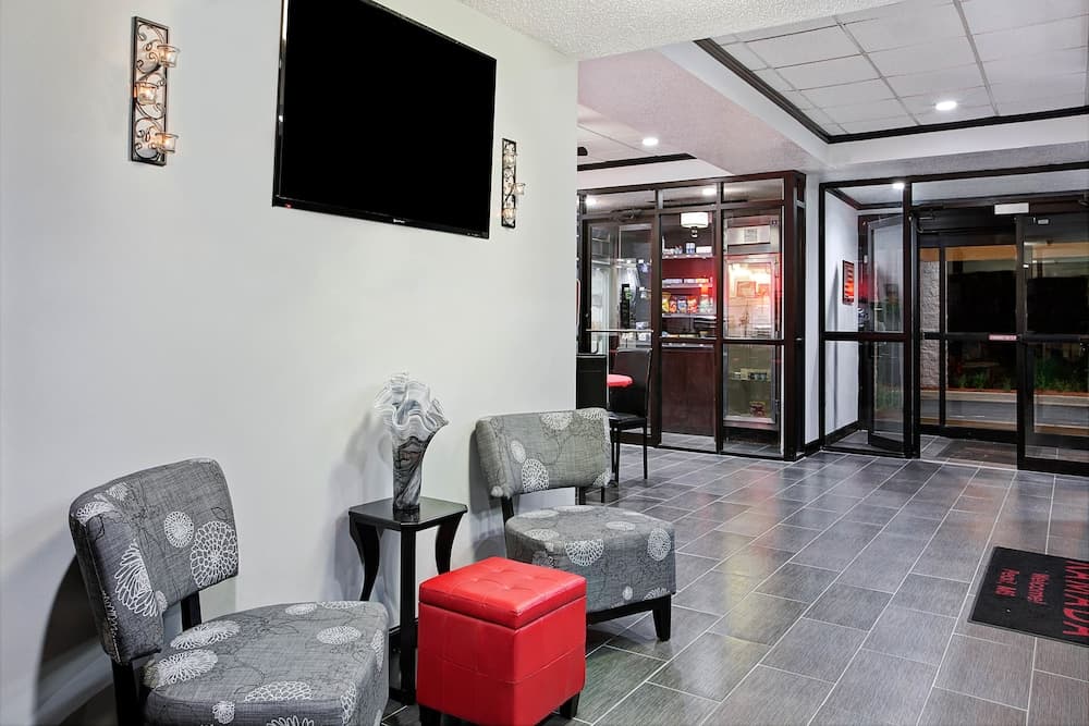 Ramada by Wyndham Pearl/Jackson Airport interior in Pearl, MS — gallery photo 2