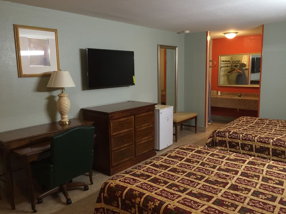 Texas Inn North Brownsville interior in Brownsville, TX — gallery photo 2