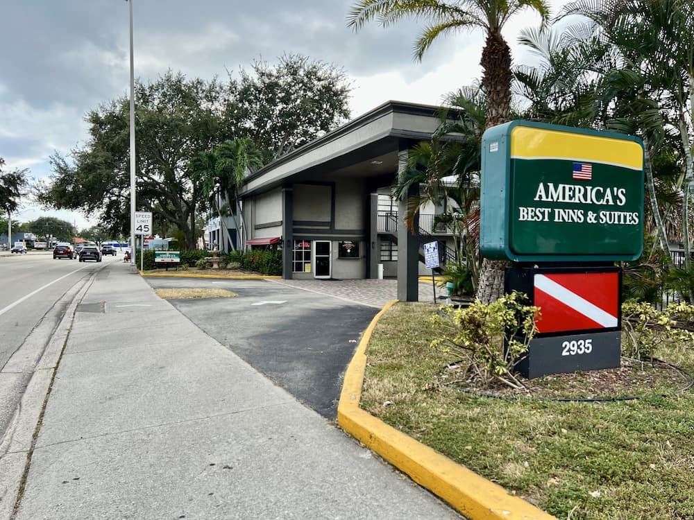 Americas Best Inn and Suites Fort Lauderdale North — hotel in Fort Lauderdale, Florida